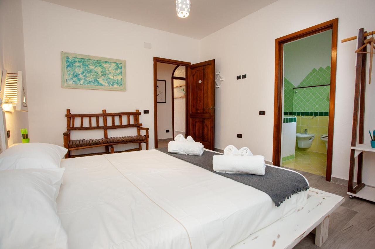 Camere Tirreno 1 San Teodoro  Exterior photo